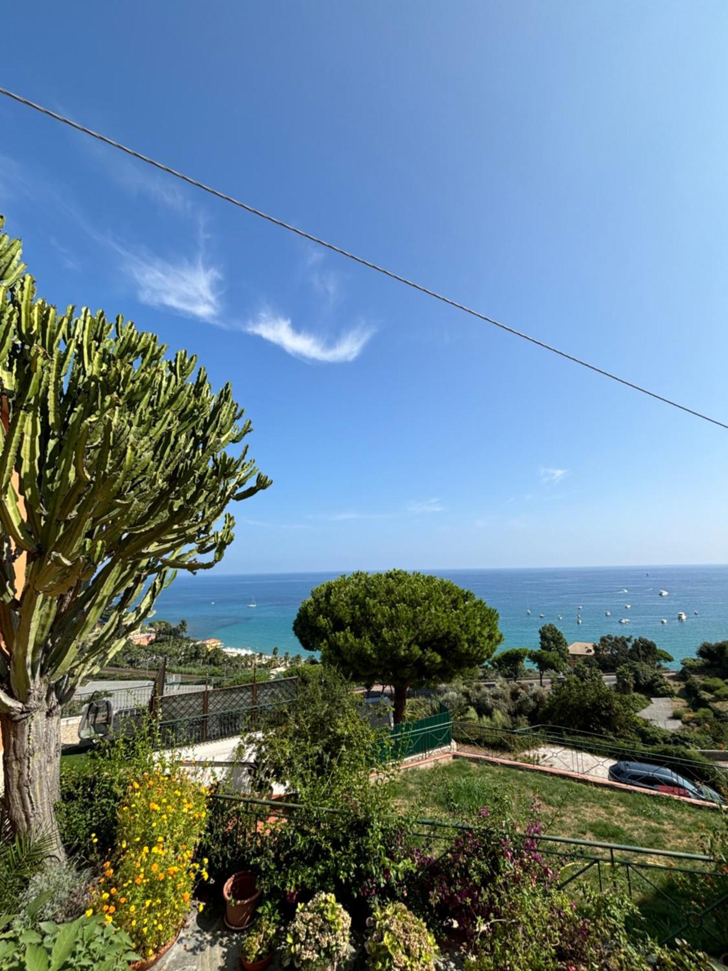 Апартаменти Il Giardino Del Mare Вентімілья Екстер'єр фото