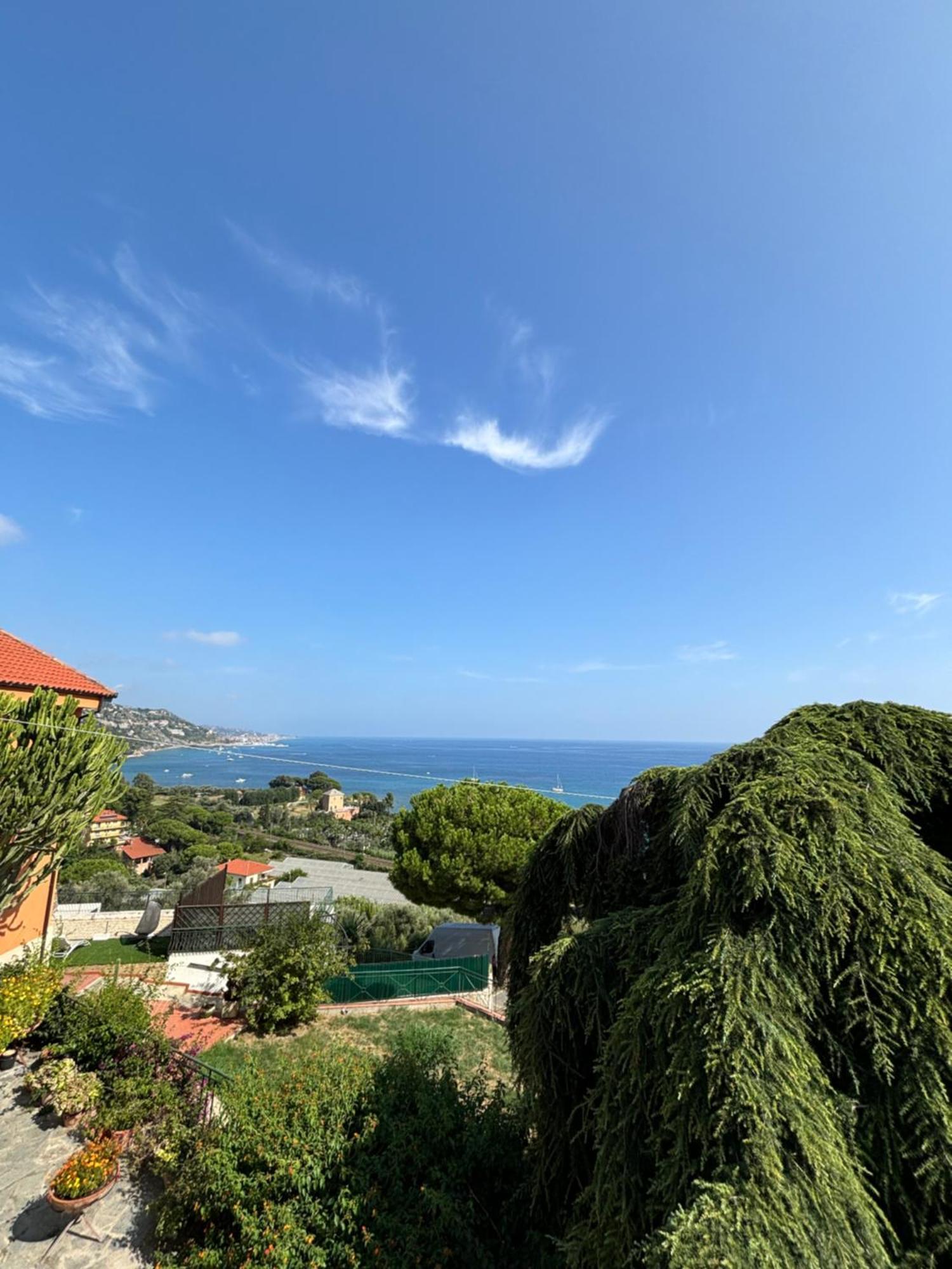 Апартаменти Il Giardino Del Mare Вентімілья Екстер'єр фото