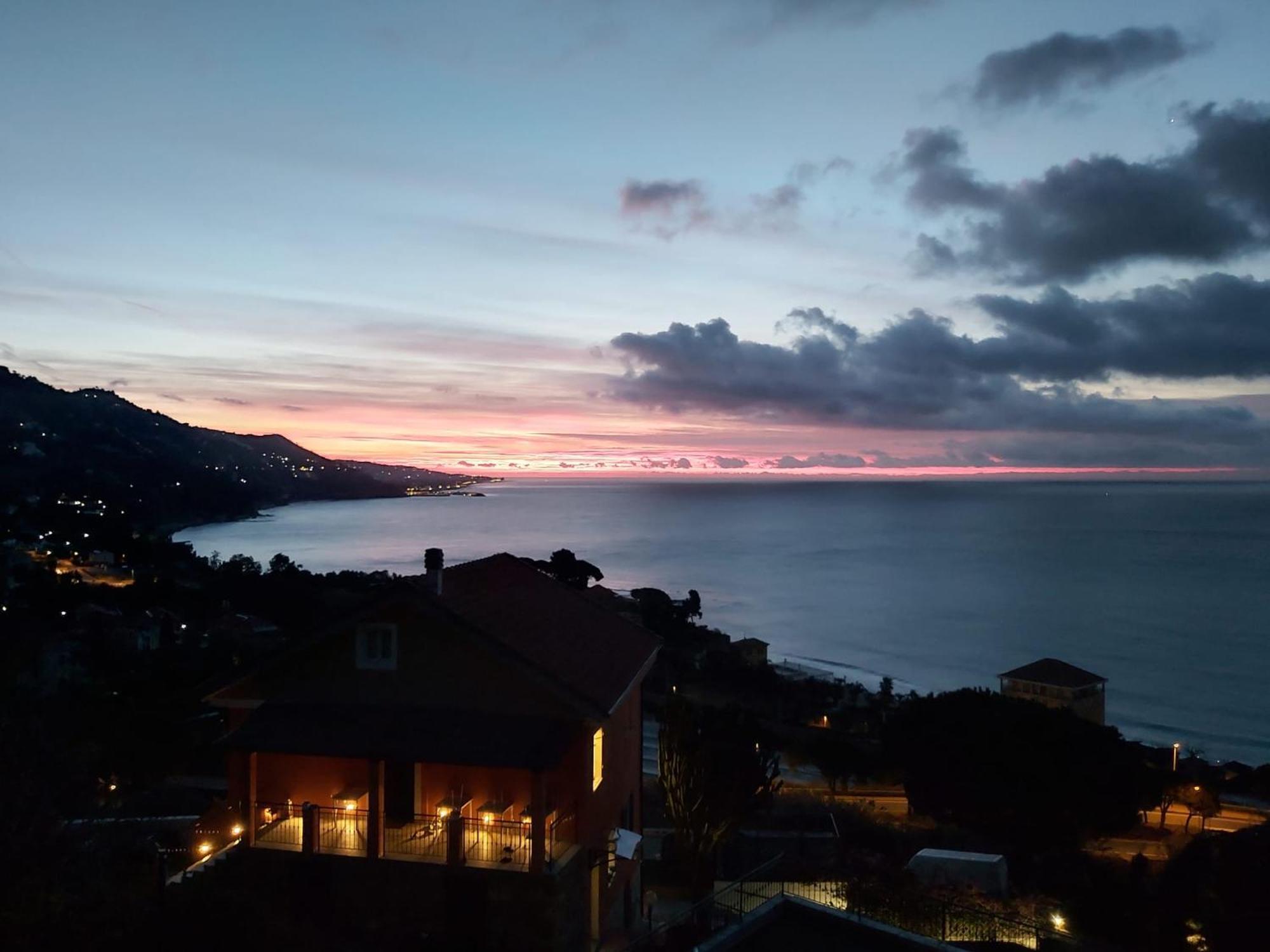 Апартаменти Il Giardino Del Mare Вентімілья Екстер'єр фото