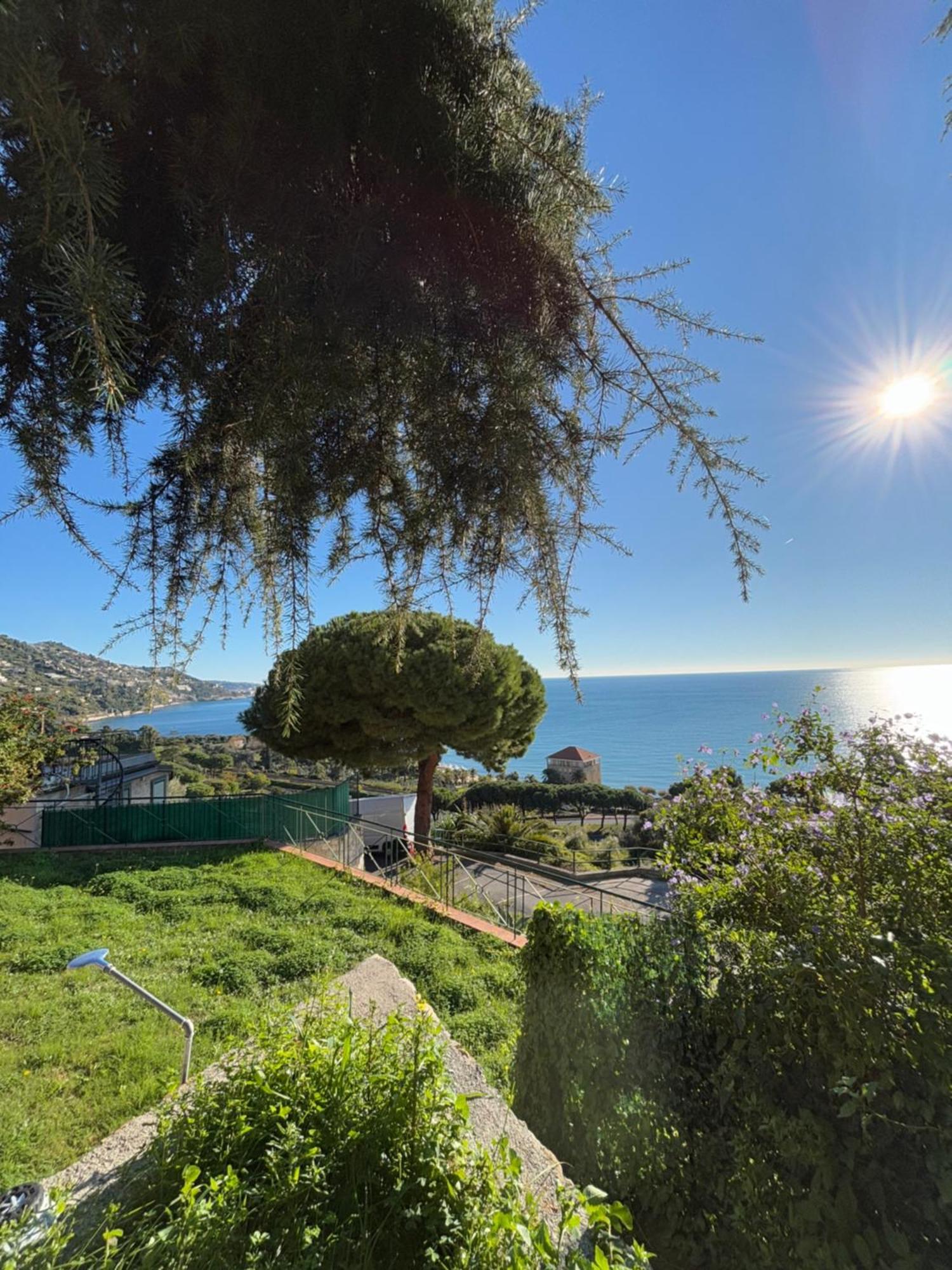 Апартаменти Il Giardino Del Mare Вентімілья Екстер'єр фото